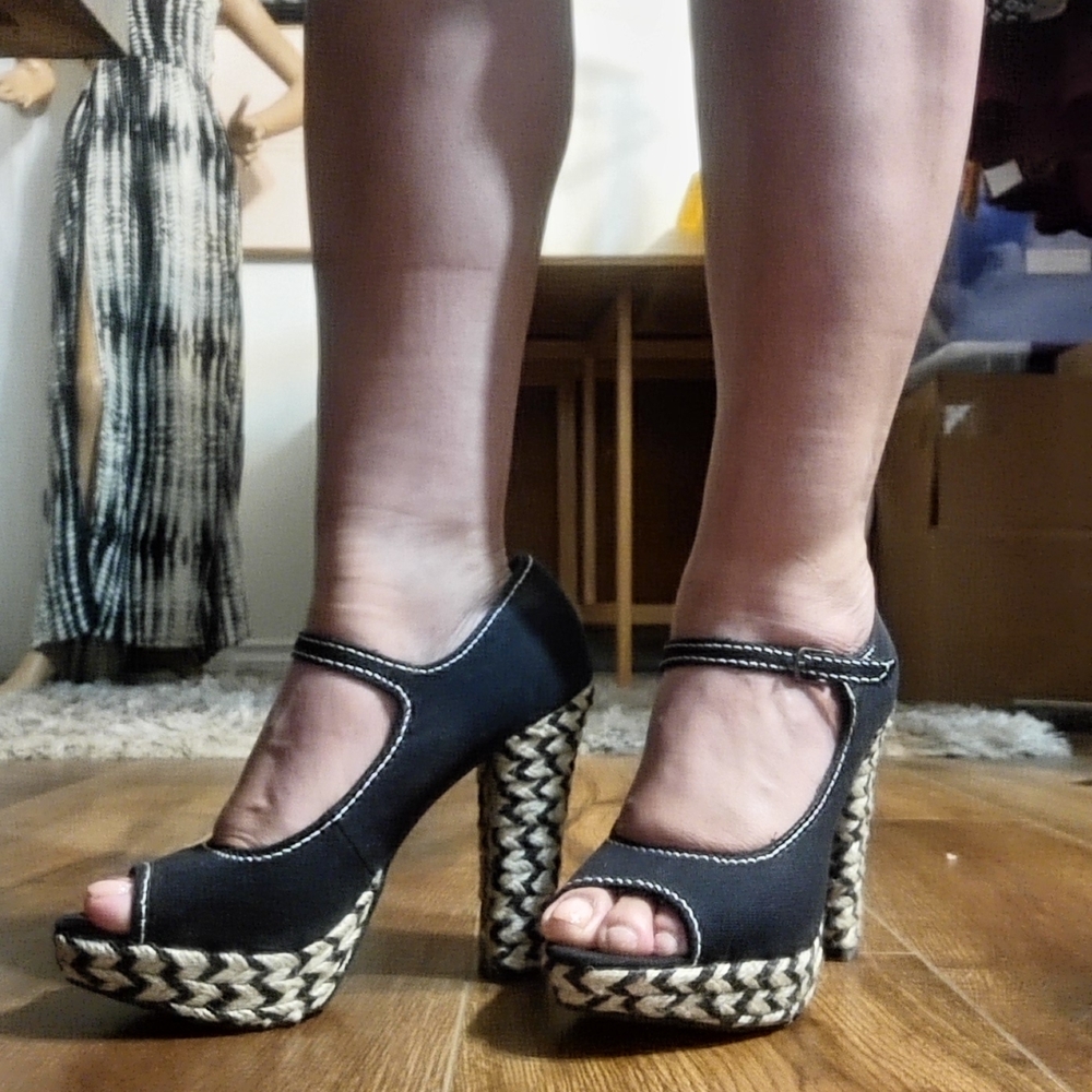 American Rag Black and Tan Platform Heels - Picture 3 of 14